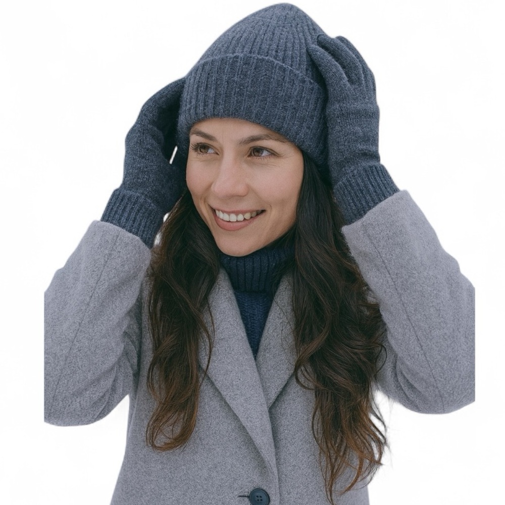 Nordstrom Rack Women’s 100% Cashmere Gloves NWT One Size Tech Touch Dark Gray